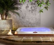 jacuzzi in de binnentuin